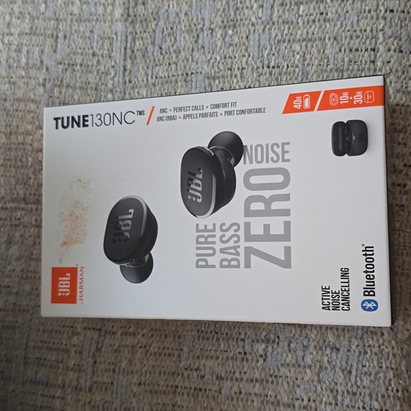 JBL BRAND TUNE 130NC PURE BASS BLUETOOTH SOUND EAR BUDS - Picture 2 of 11